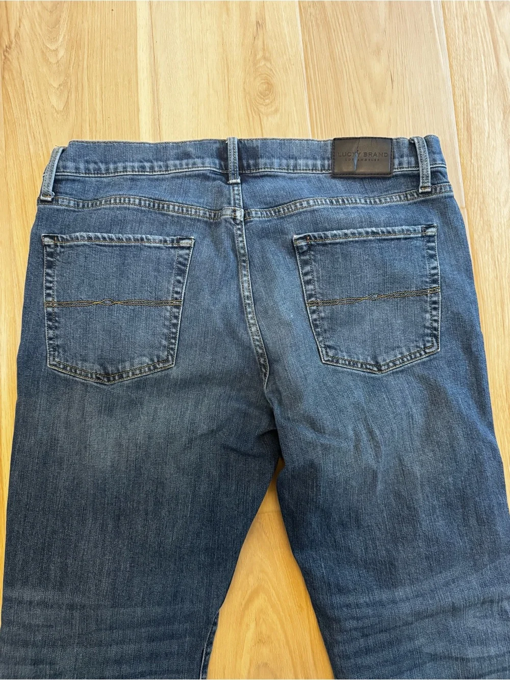 Lucky Brand 221 Straight Fit Medium Wash Jeans Men’s 38x30